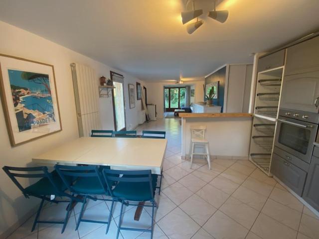 Joli Rez-De-Villa 80 M2 Proche Mer Каркеран Экстерьер фото